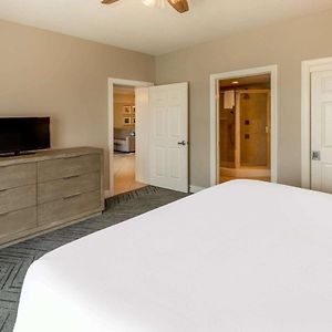Luxury Two-Bedroom Apartment